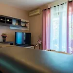 Apartment For Six With Free Parking
