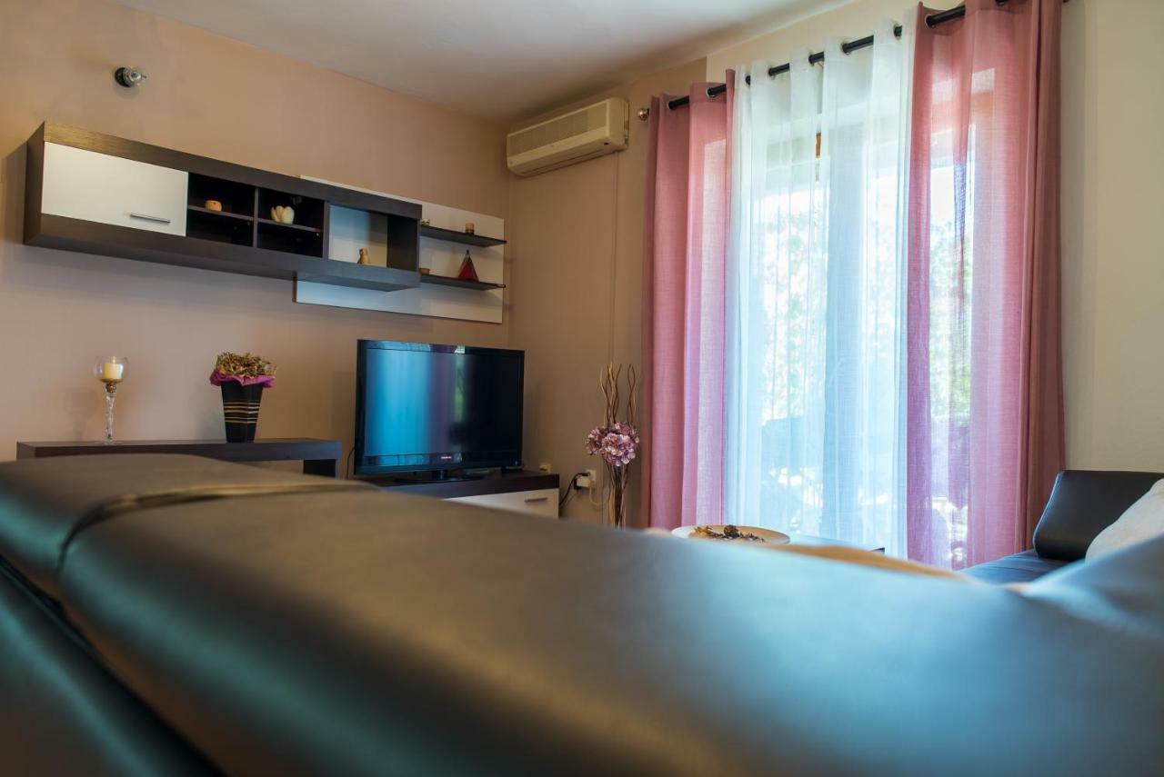 Apartment For Six With Free Parking *